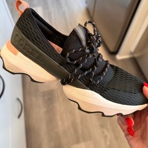 Sorel women’s tennis shoes.  Size 7.5